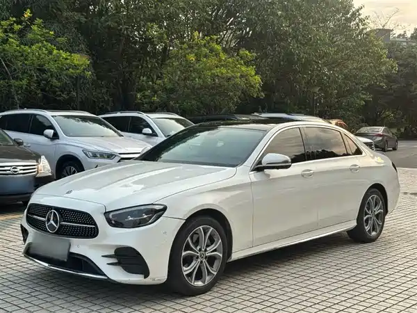 Mercedes-Benz E-Class 2022