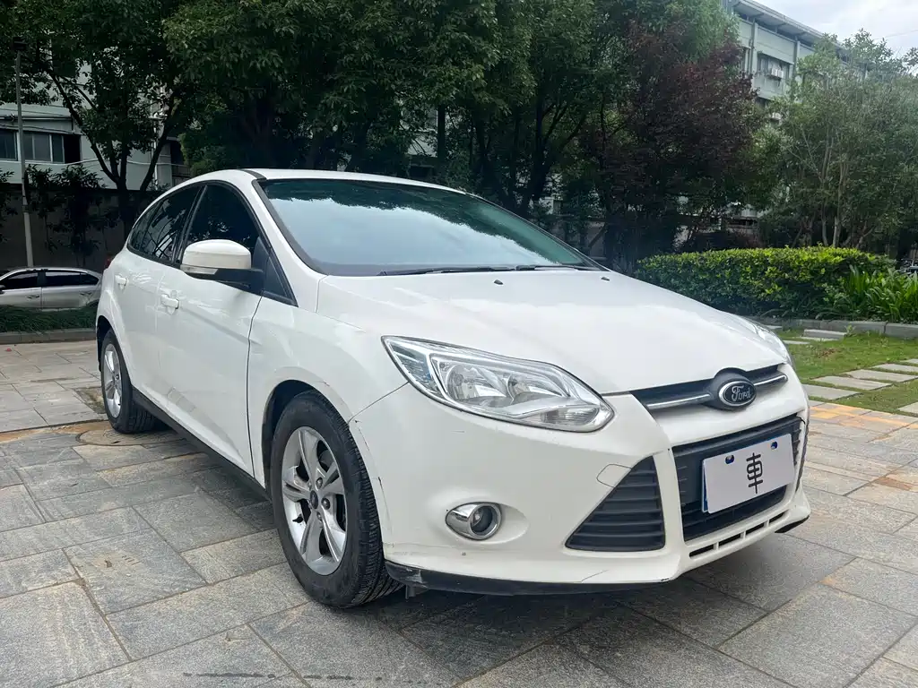 Ford Focus 2015 — фото 3