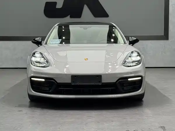 Porsche Panamera 2022