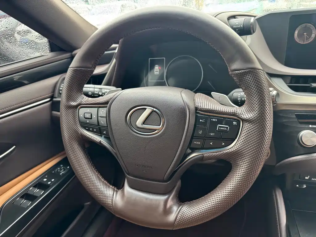 Lexus ES 2021 — фото 13
