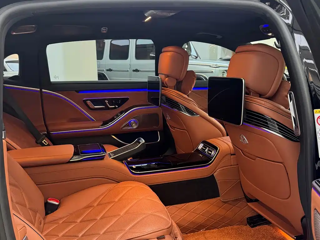 Mercedes-Benz Maybach S-Class 2022 — фото 10