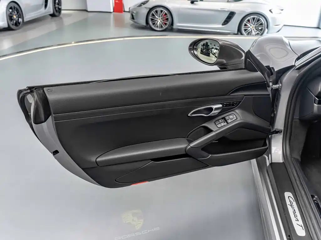 Porsche Cayman 2021 — фото 15