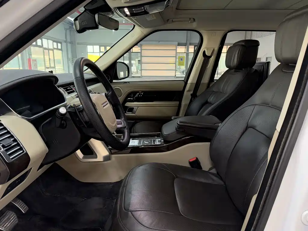 Land Rover Range Rover 2022 — фото 11