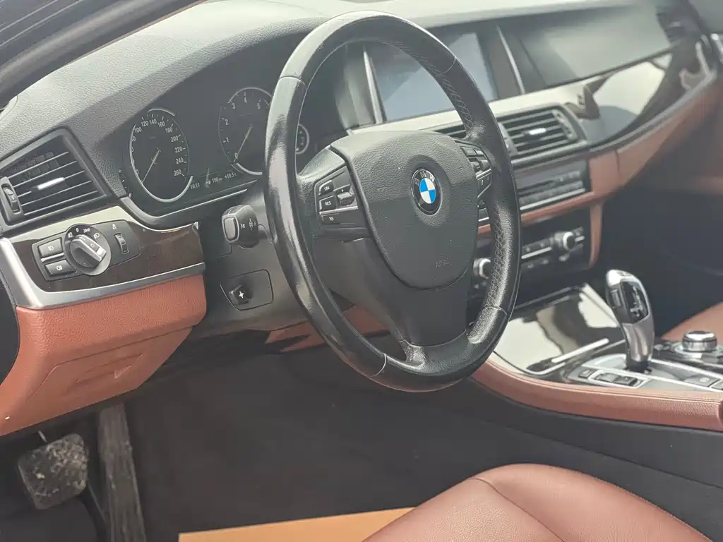 BMW 5 Series 2016 — фото 7