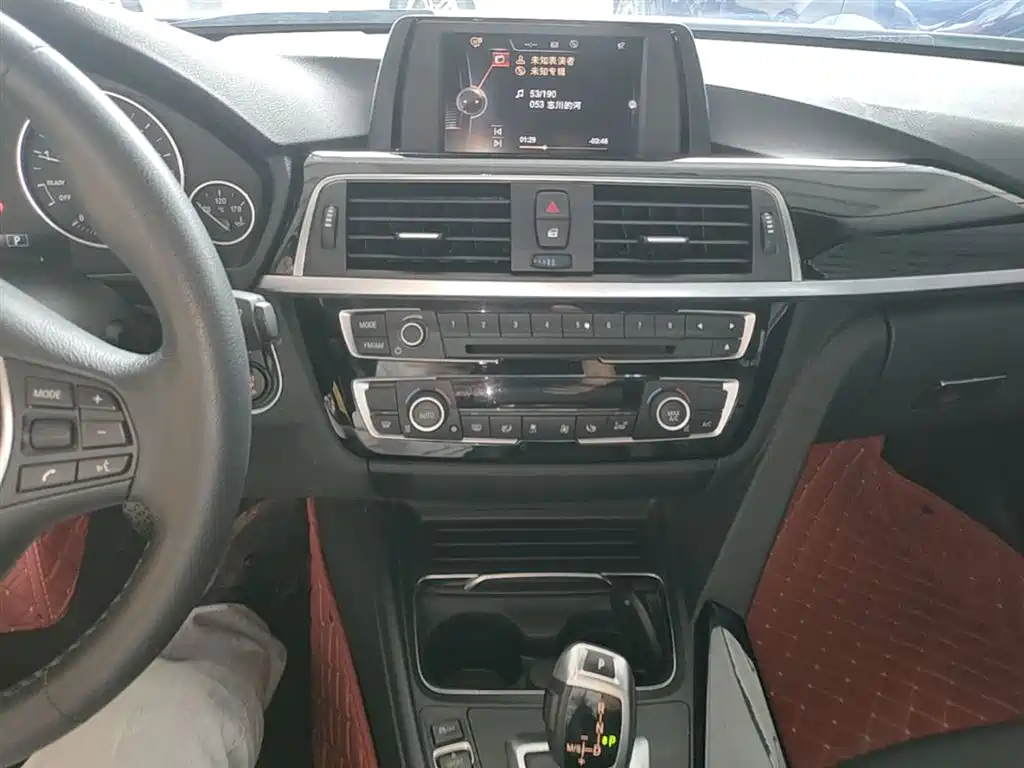 BMW 3 Series 2017 — фото 13
