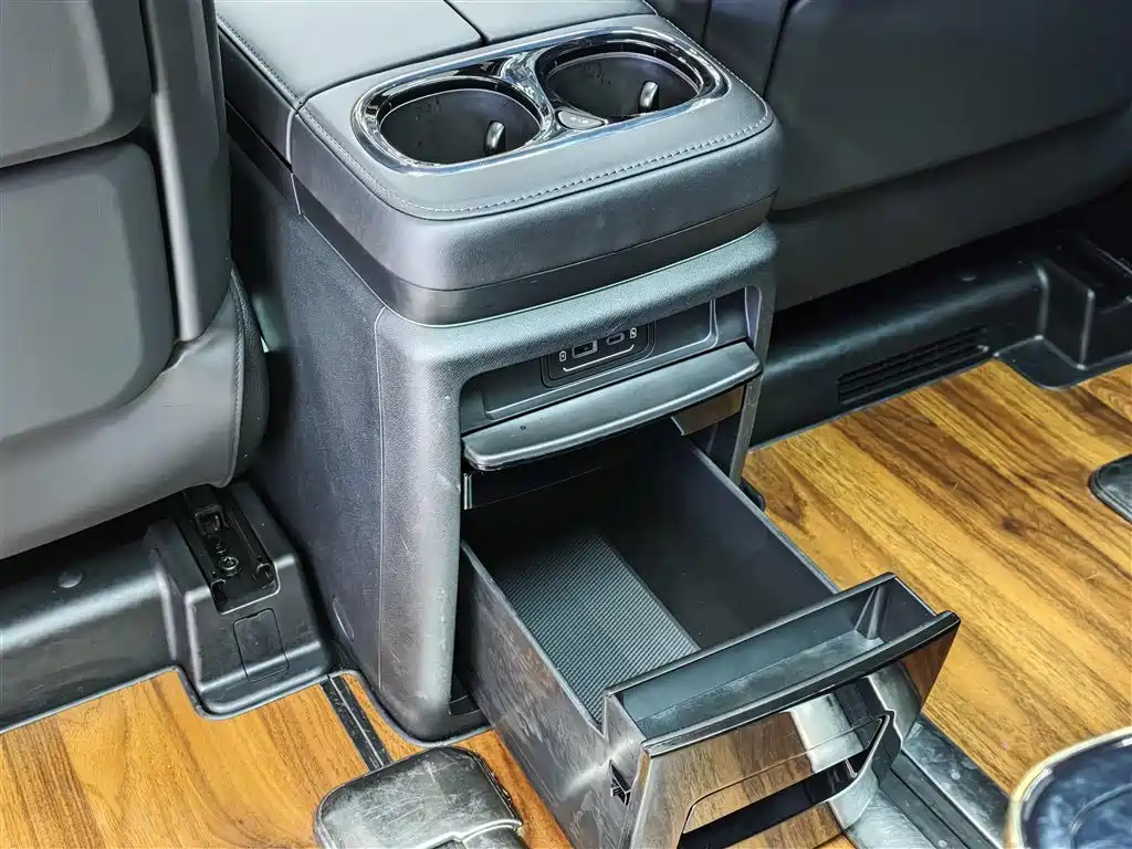 GAC Motor Trumpchi M8 2023 — фото 20