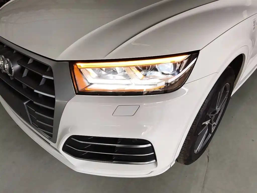 Audi Q5L 2019 — фото 24