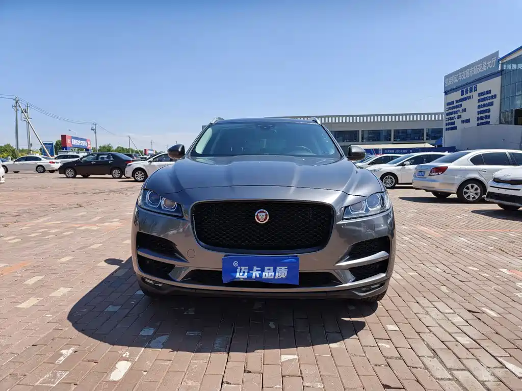 Jaguar F-PACE 2018 — фото 2