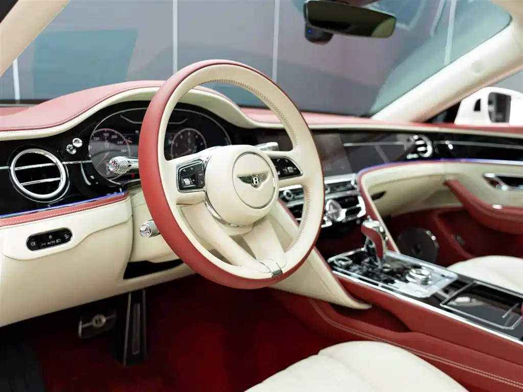 Bentley Flying Spur 2023 — фото 13
