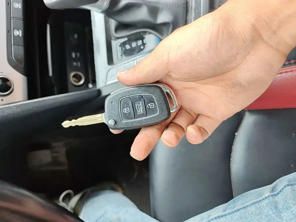 Hyundai Elantra 2018 — фото 9