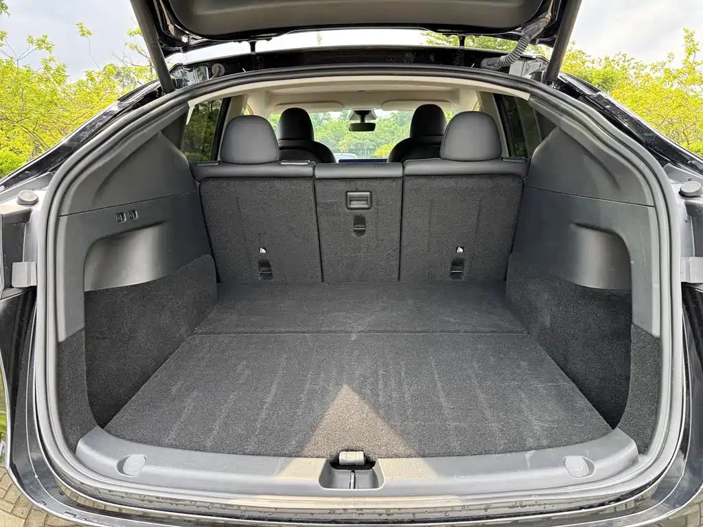 Tesla Model Y 2023 — фото 24