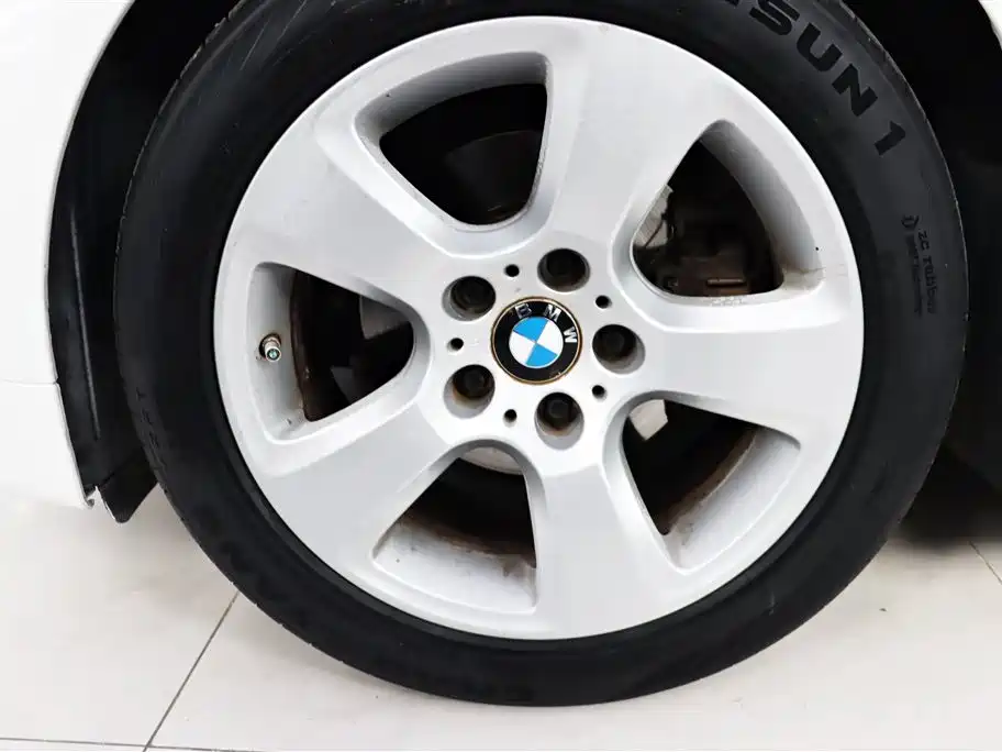 BMW 5 Series 2010 — фото 13