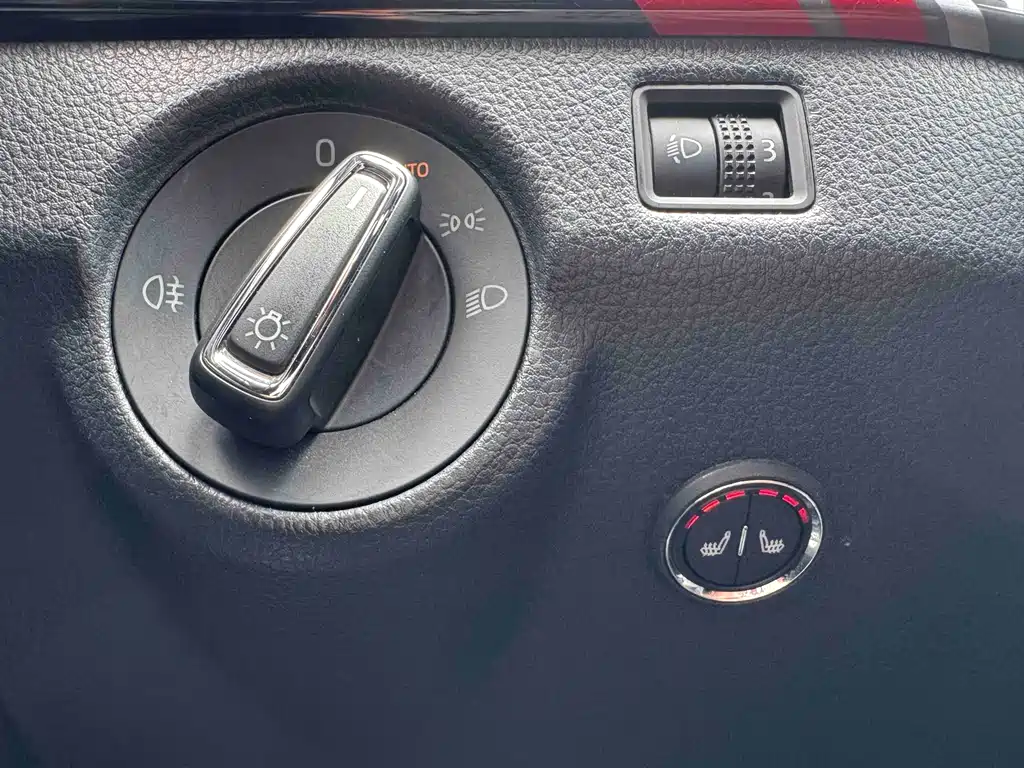 Skoda Kamiq 2023 — фото 11