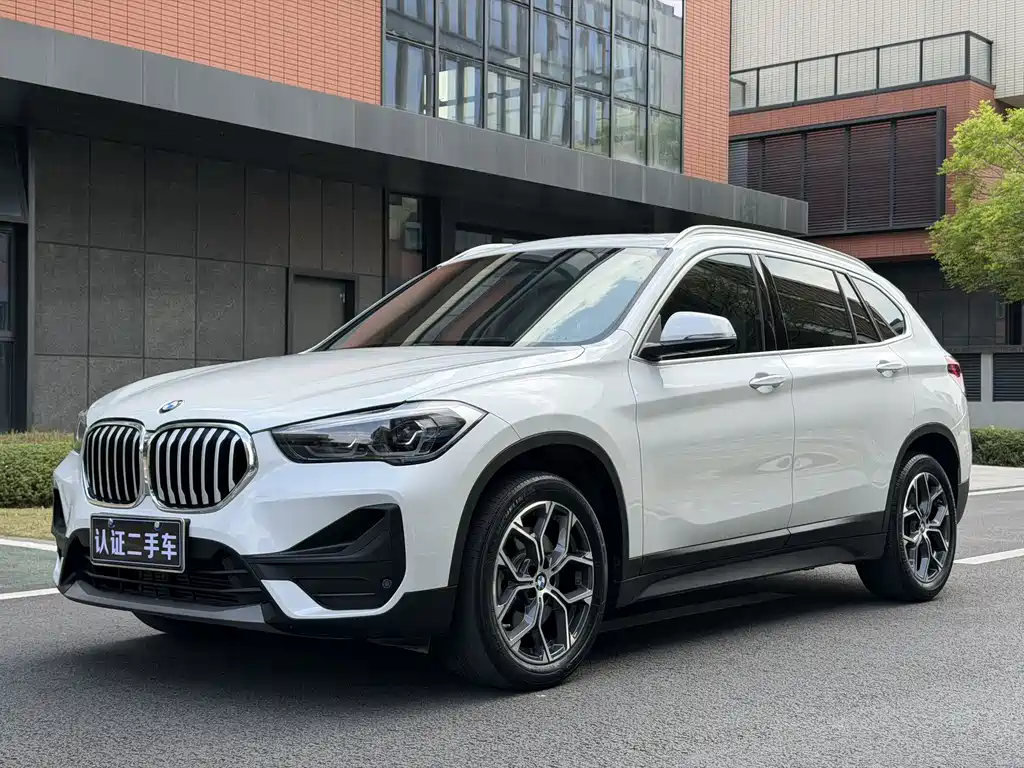 BMW X1 2022 — фото 1