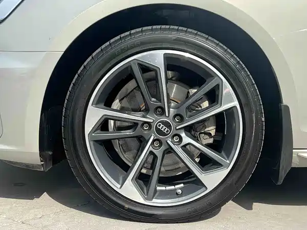 Audi A4L 2024