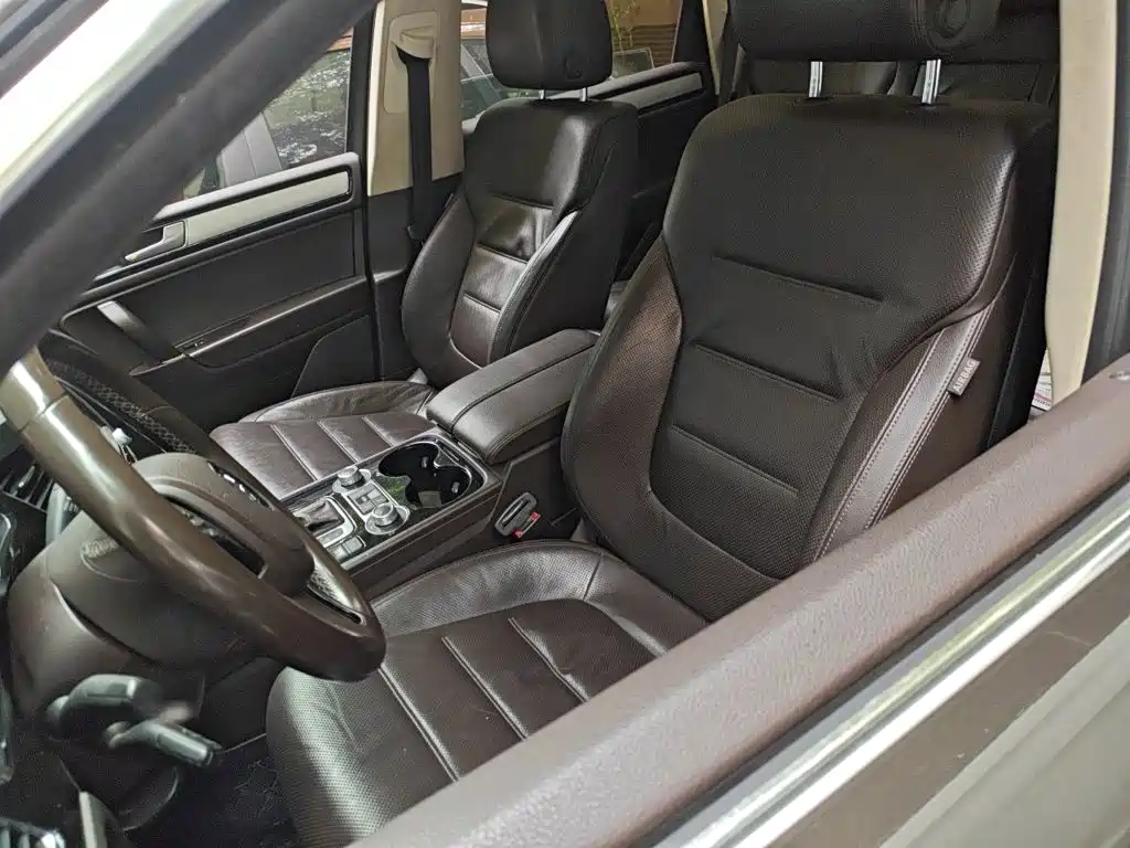Volkswagen Touareg 2017 — фото 16