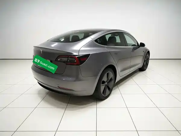 Tesla Model 3 2020