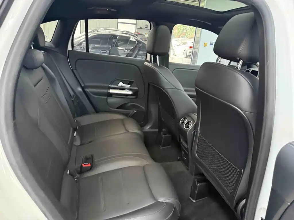 Mercedes-Benz GLA 2021 — фото 19
