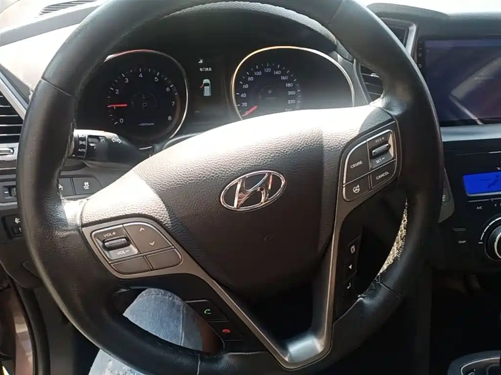 Hyundai Santa Fe 2014 — фото 11