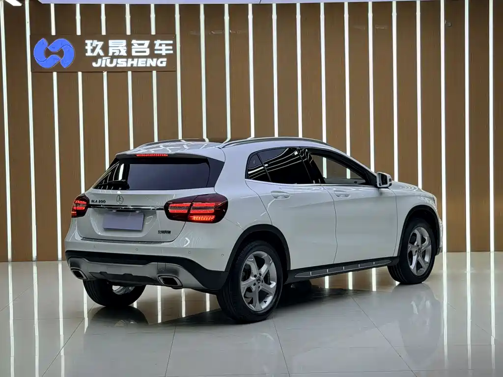 Mercedes-Benz GLA 2018 — фото 21