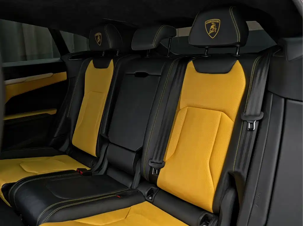 Lamborghini Urus 2023 — фото 16