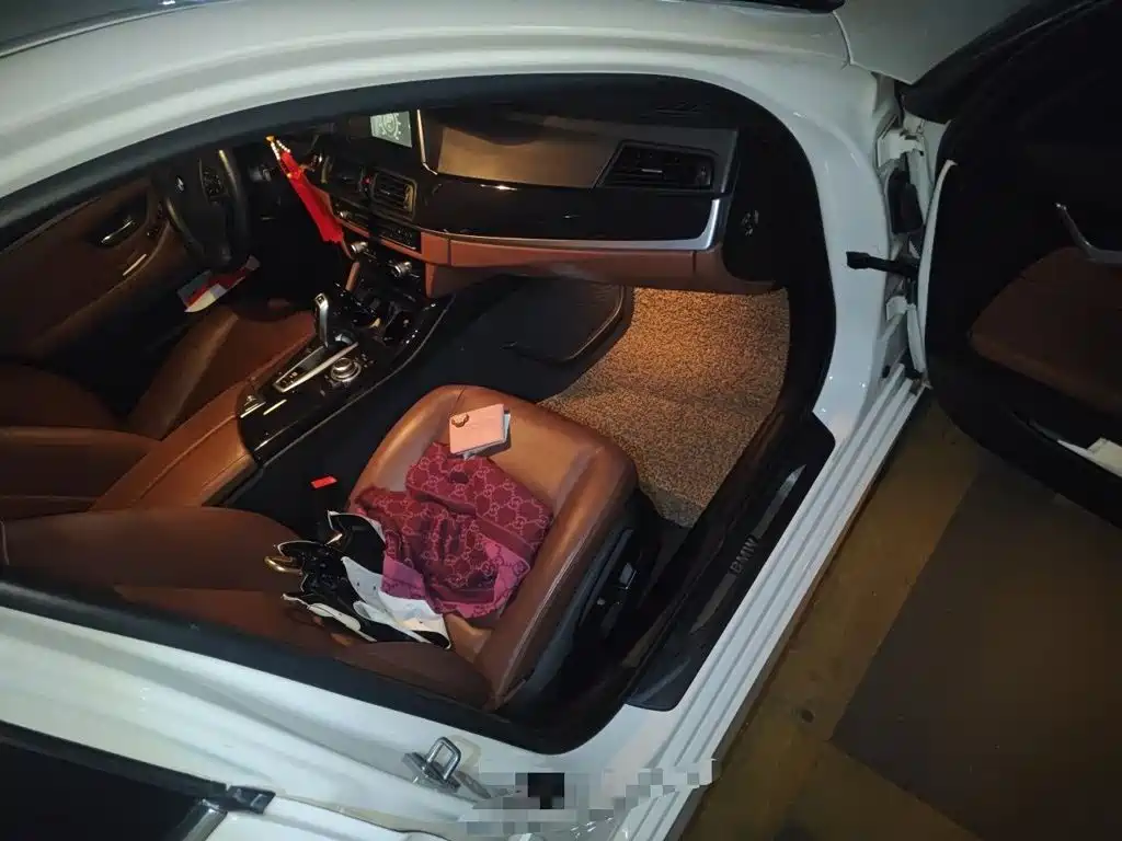 BMW 5 Series 2015 — фото 21