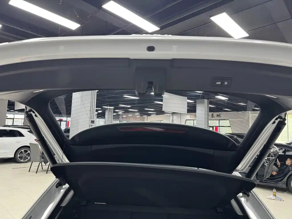 Audi Q3 Sportback 2022 — фото 13