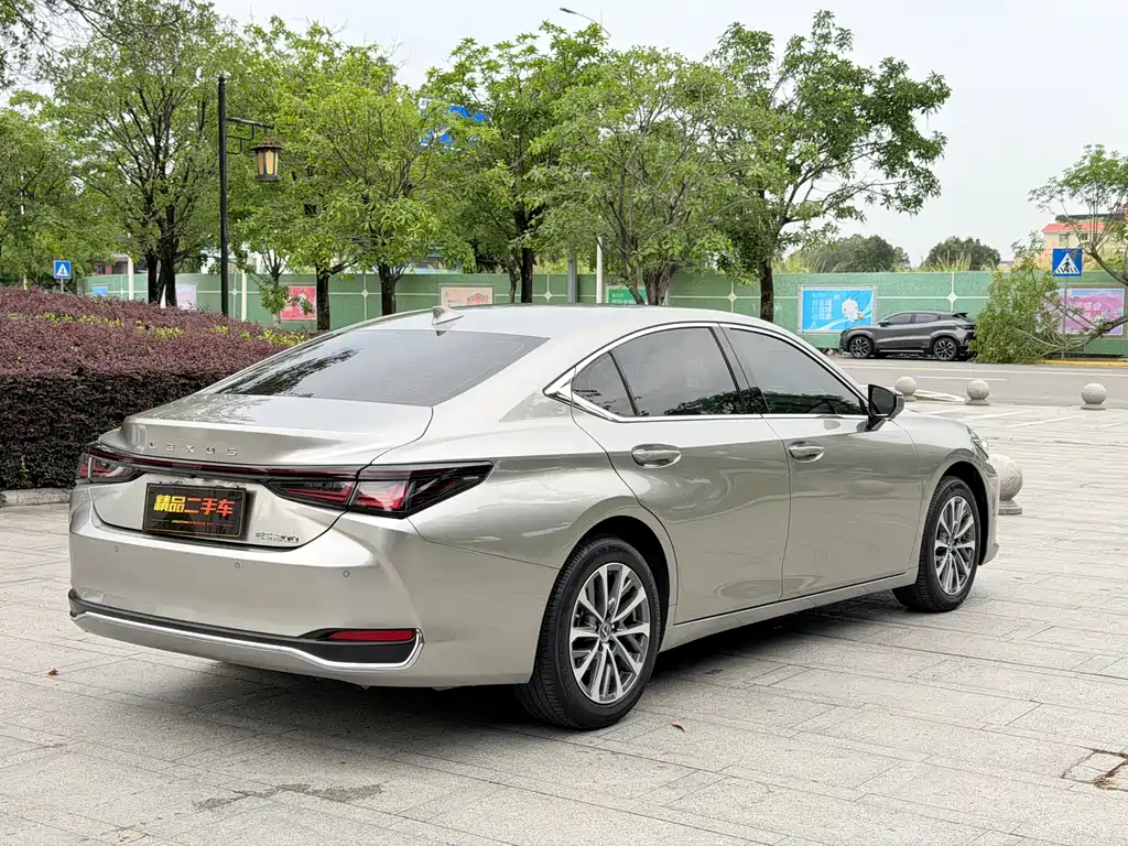 Lexus ES 2025 — фото 10