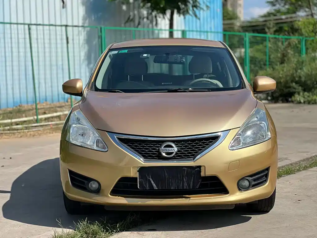 Nissan Tiida 2013