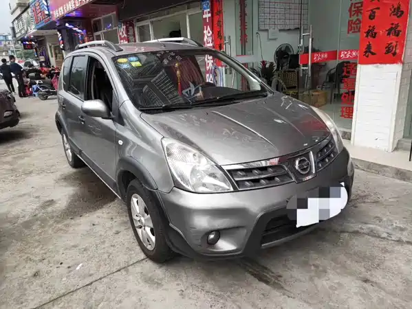 Nissan Livina 2014
