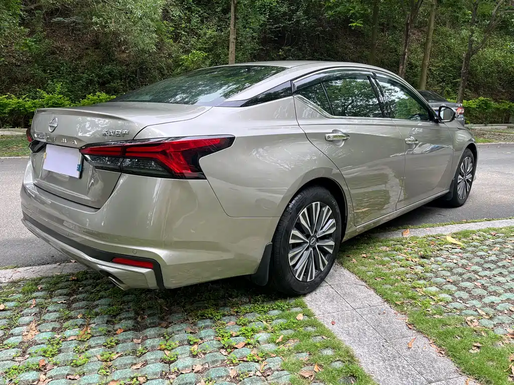 Nissan Teana 2024