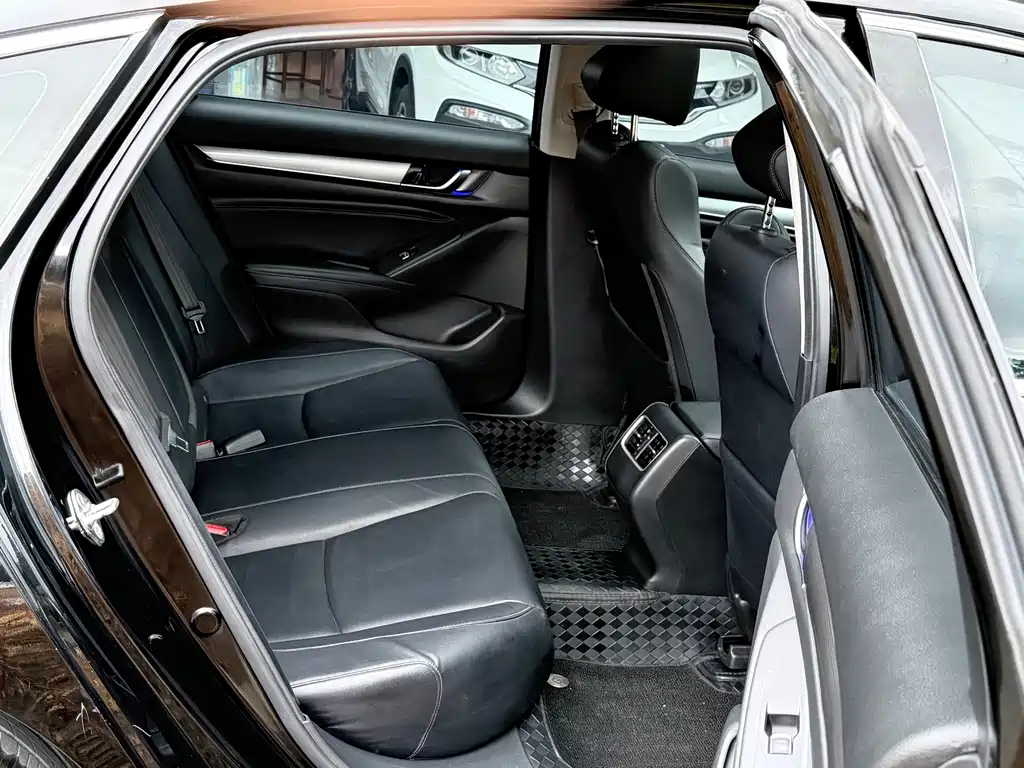 Honda Accord 2021 — фото 10