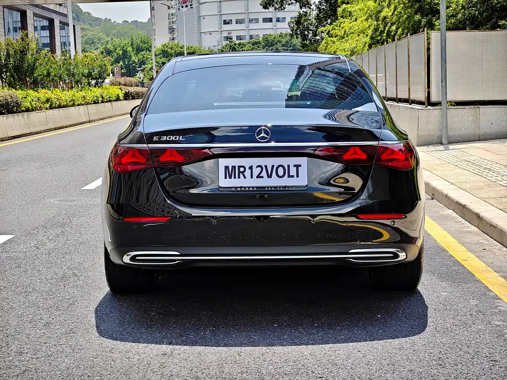 Mercedes-Benz E-Class 2025