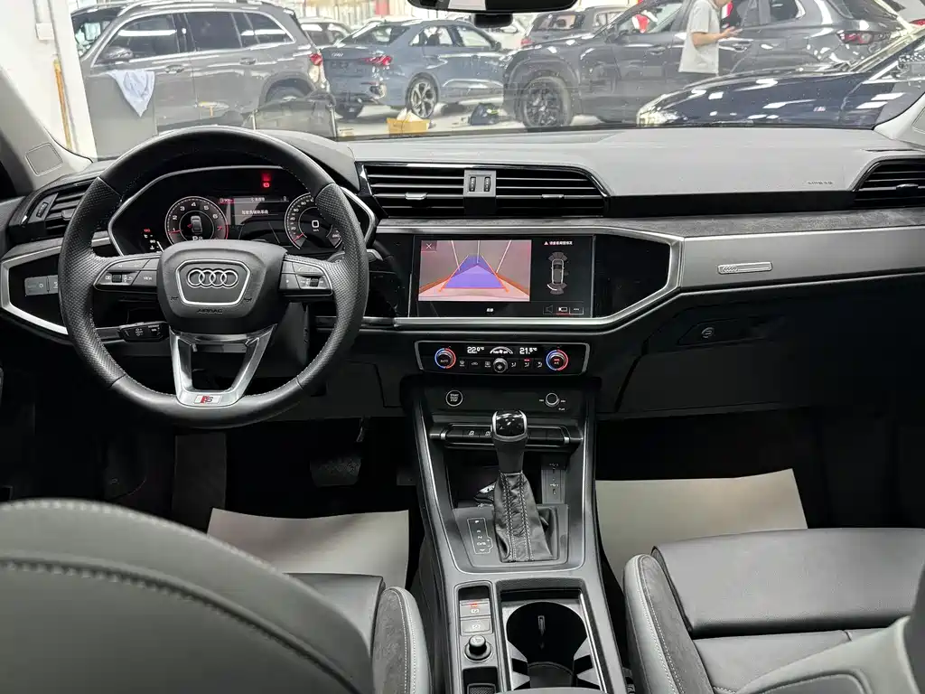 Audi Q3 Sportback 2022 — фото 14