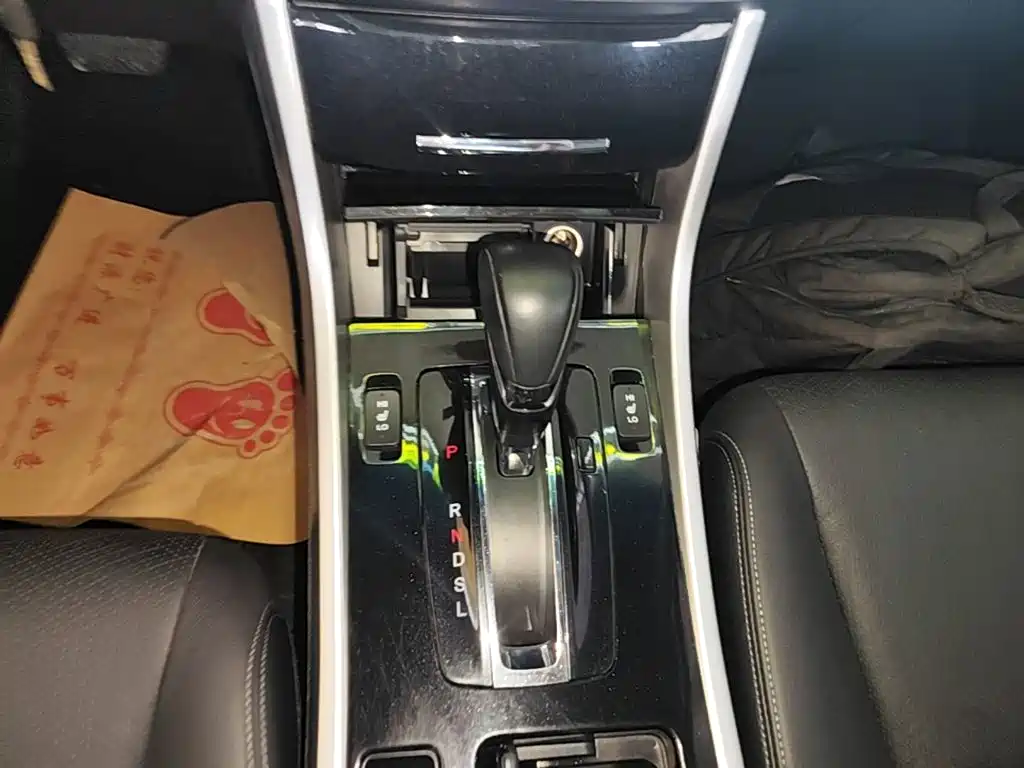 Honda Accord 2017 — фото 14