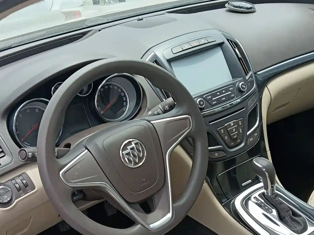 Buick Regal 2015 — фото 10