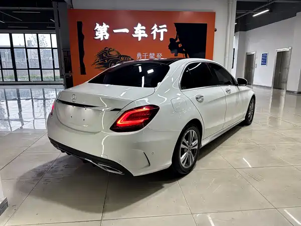 Mercedes-Benz C-Class 2021