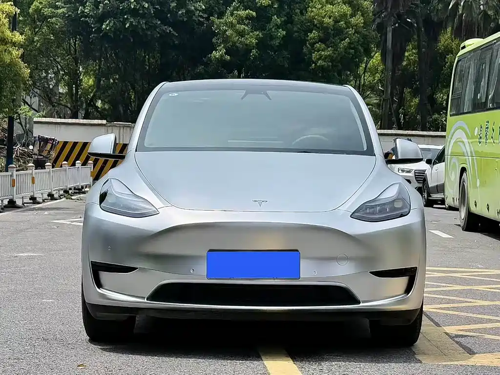 Tesla Model Y 2023 — фото 2