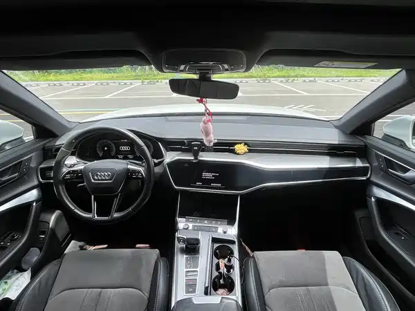 Audi A6L 2021