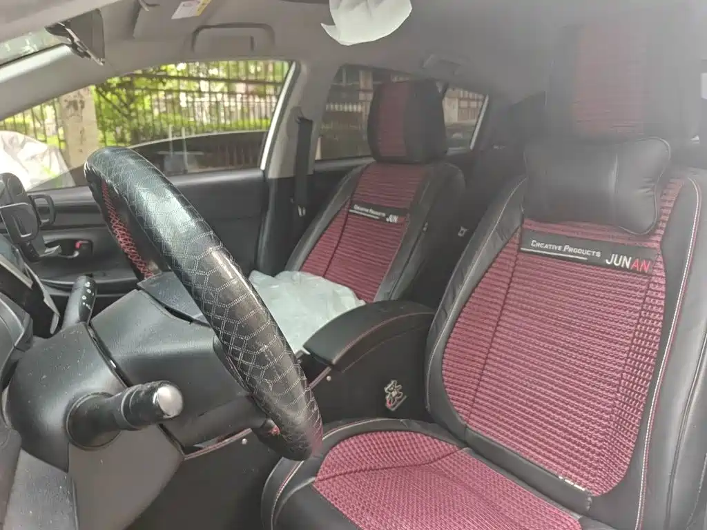 Toyota Yaris L 2019 — фото 11