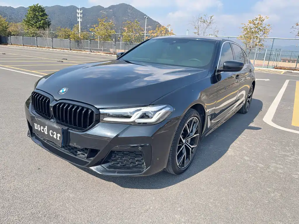 BMW 5 Series 2023 — фото 1