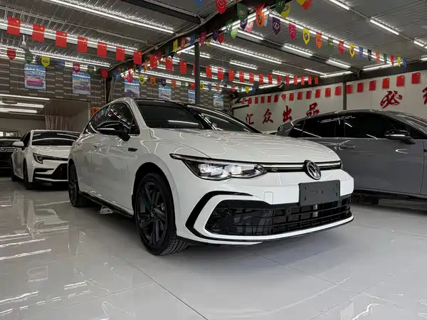 Volkswagen Golf 2024