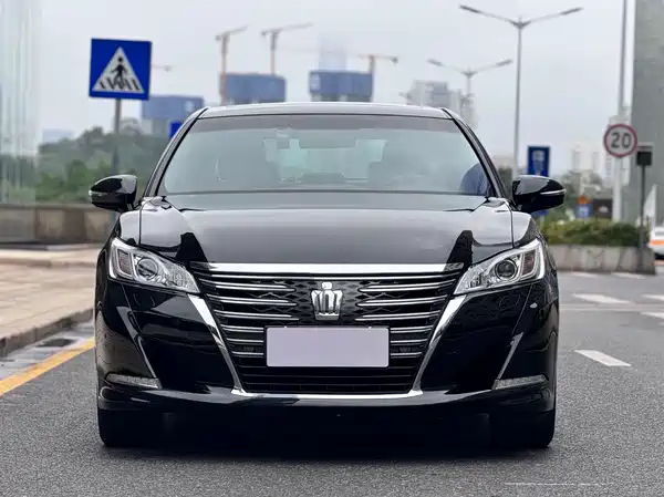 Toyota Crown 2017