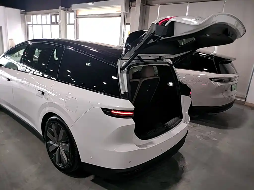 Li Auto i8 2025 — фото 19