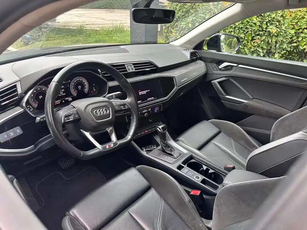 Audi Q3 Sportback 2023 — фото 9