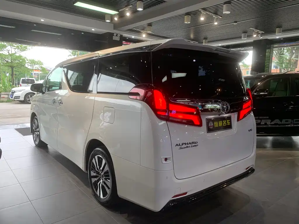 Toyota Alphard 2018 — фото 4