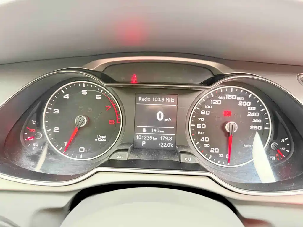 Audi A4L 2015 — фото 18