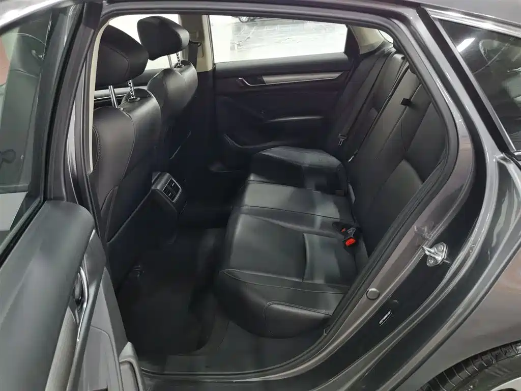Honda Accord 2020 — фото 15
