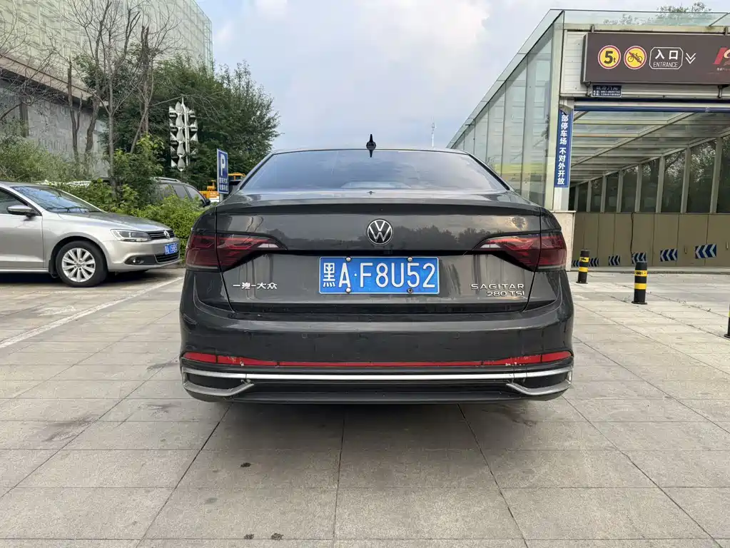 Volkswagen Sagitar 2022