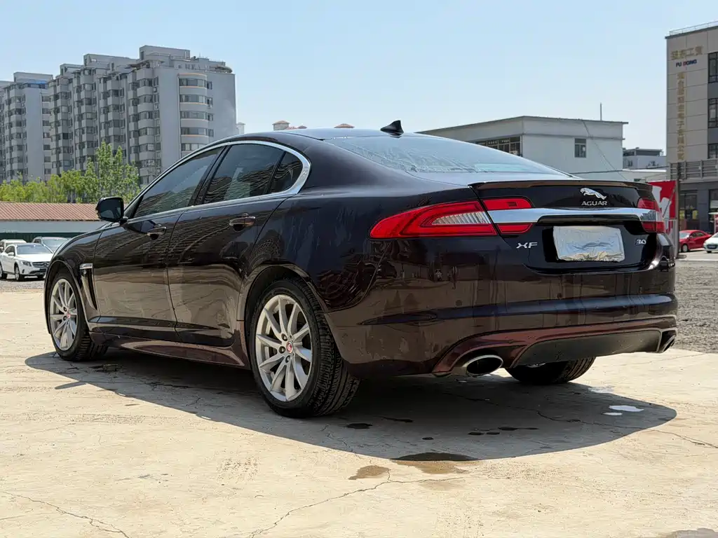 Jaguar XF 2014 — фото 3